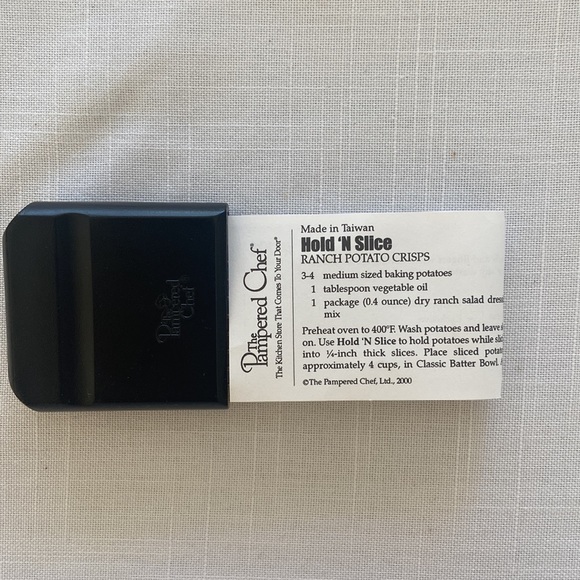 The Pampered Chef Hold N Slice. Brand New! - Picture 3 of 4